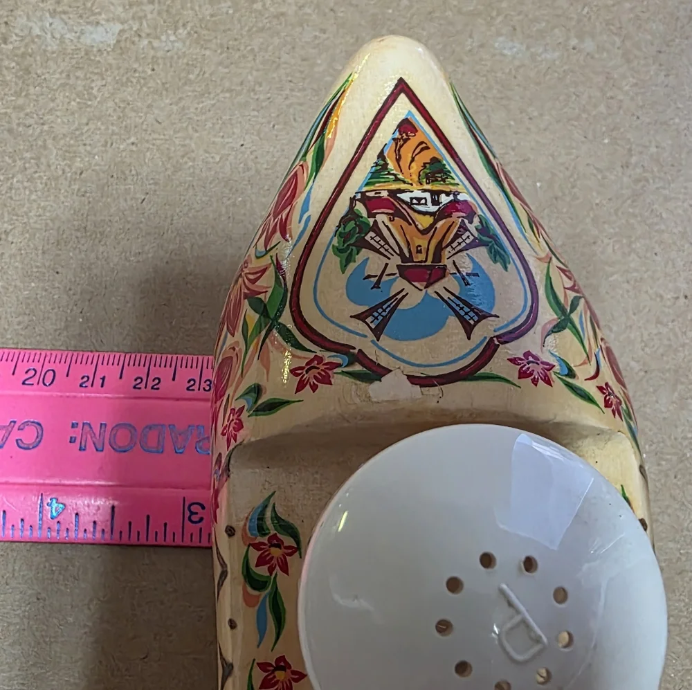 Vtg Holland Shoe With Salt Pepper Shaker Set #223